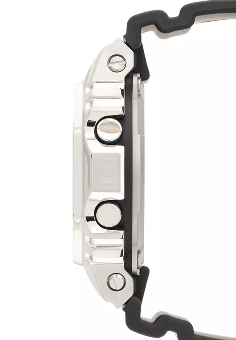 Casio G-SHOCK Jam Tangan Pria - Black Silver - Resin - GM-5600-1DR