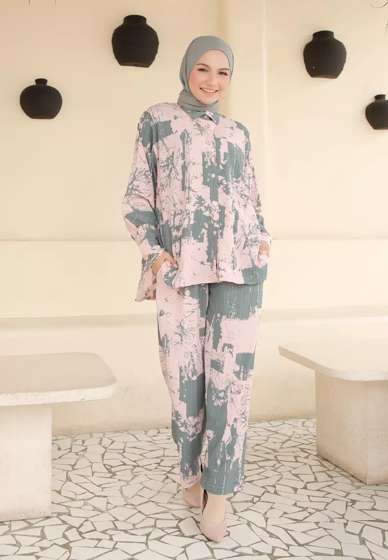 Jual COTTON BEE Setelan Baju Wanita Muslim Shanay One Set Motif Crinkle
