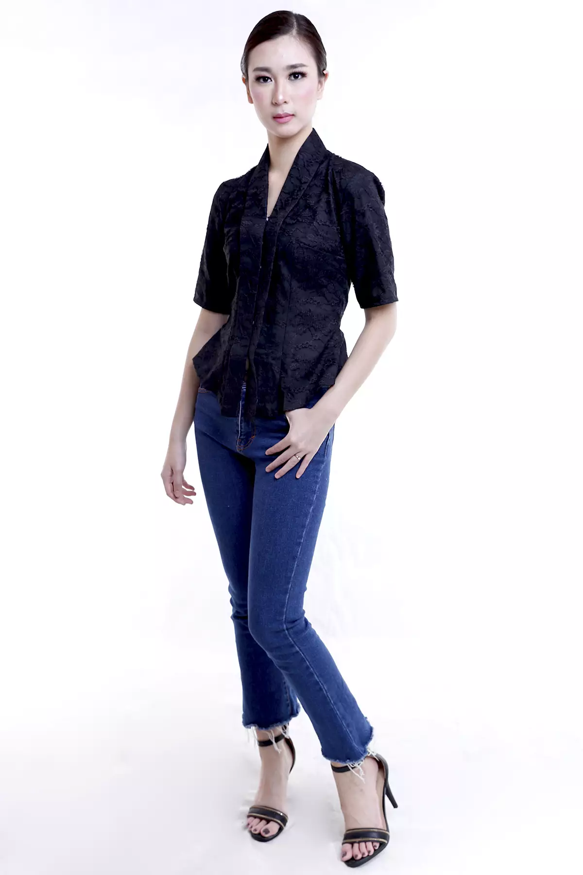 Kuncup Talam Brukat Hitam Kebaya Kartini