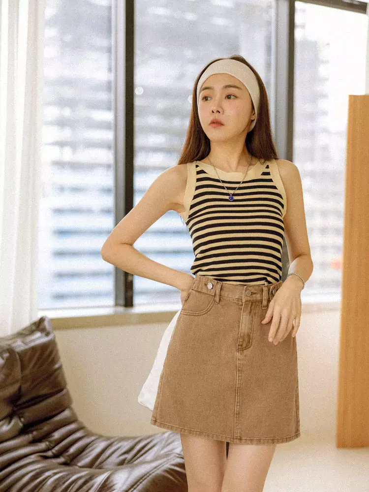 Water-washed elastic waist denim skirt [CA2942]
