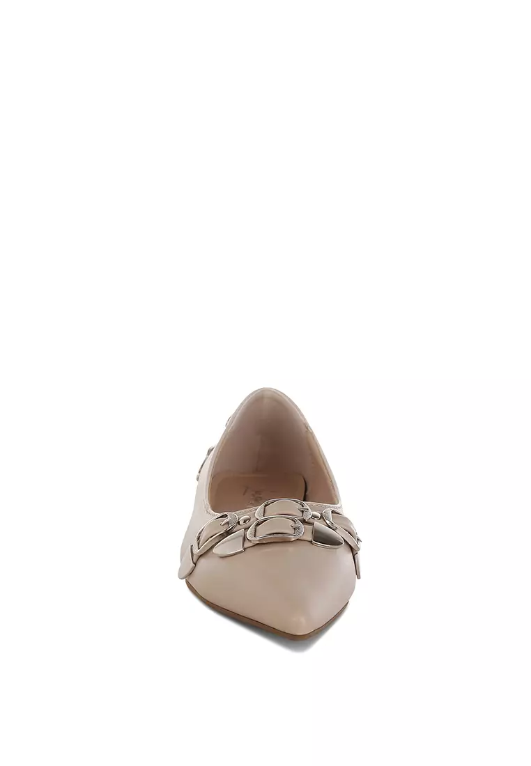 Belt Buckle Detail Ballerinas In Beige