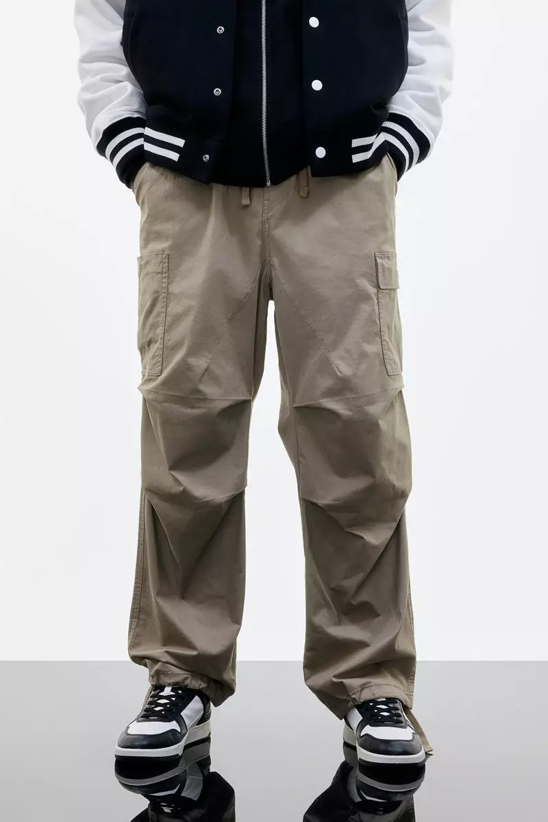 Loose Fit Cargo trousers