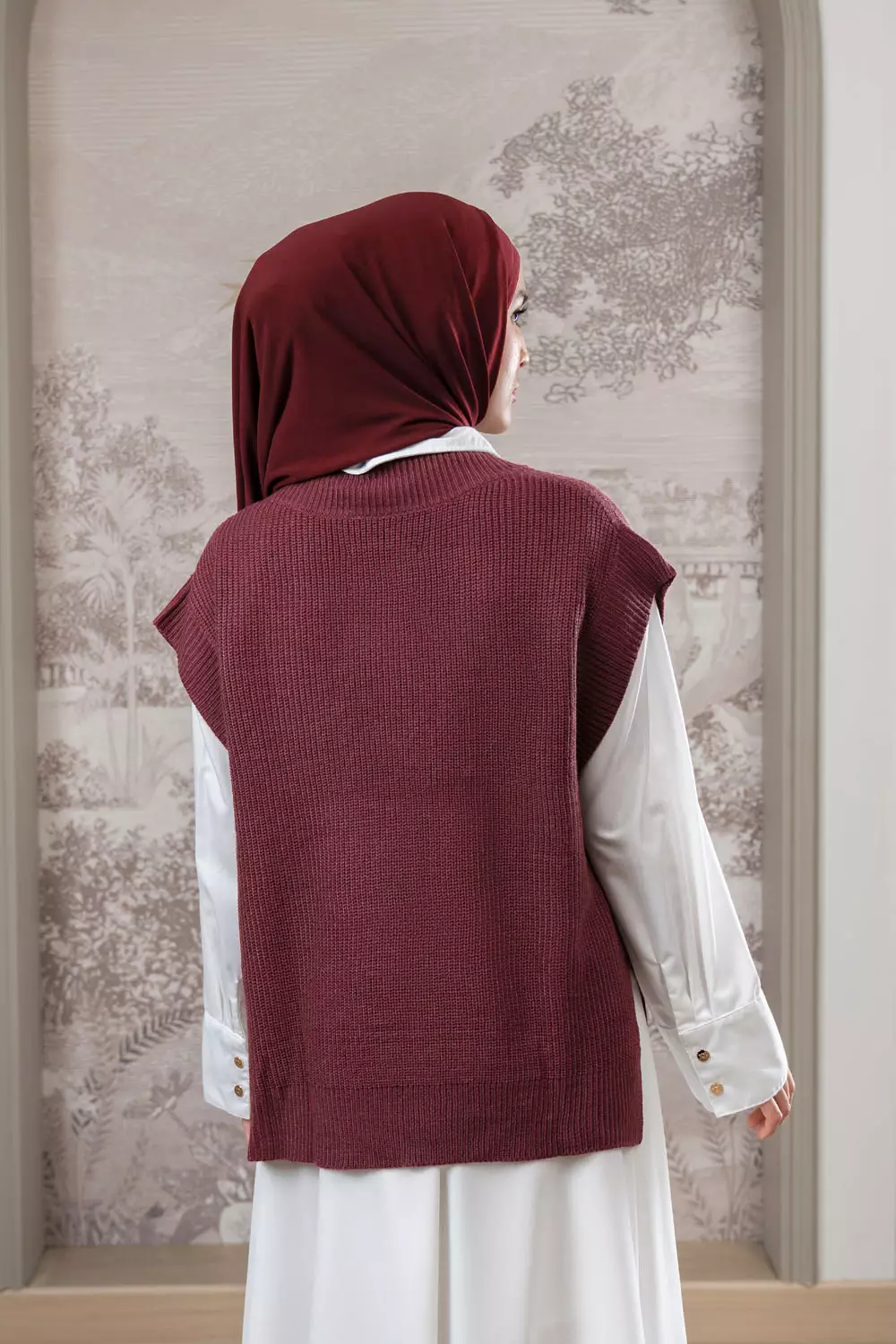 Klamby - Mecy Sleeveless Knit Vest Pomegranate