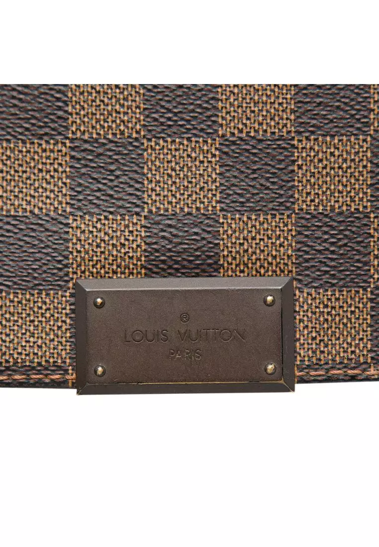 Pre-Loved Louis Vuitton Damier Ebene District Mm