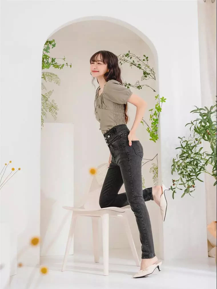 Affordable high waisted jeans top