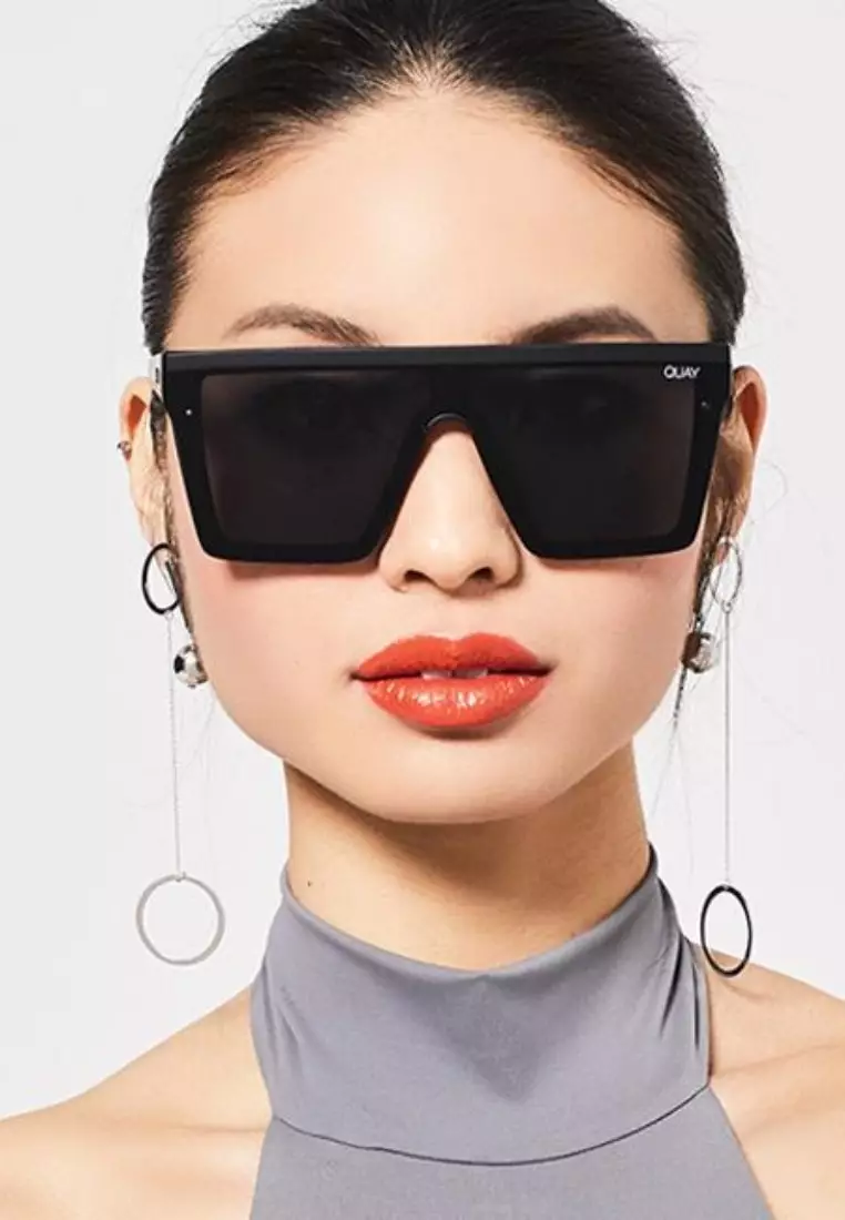 QUAY Hindsight Sunglasses - Black/Smoke