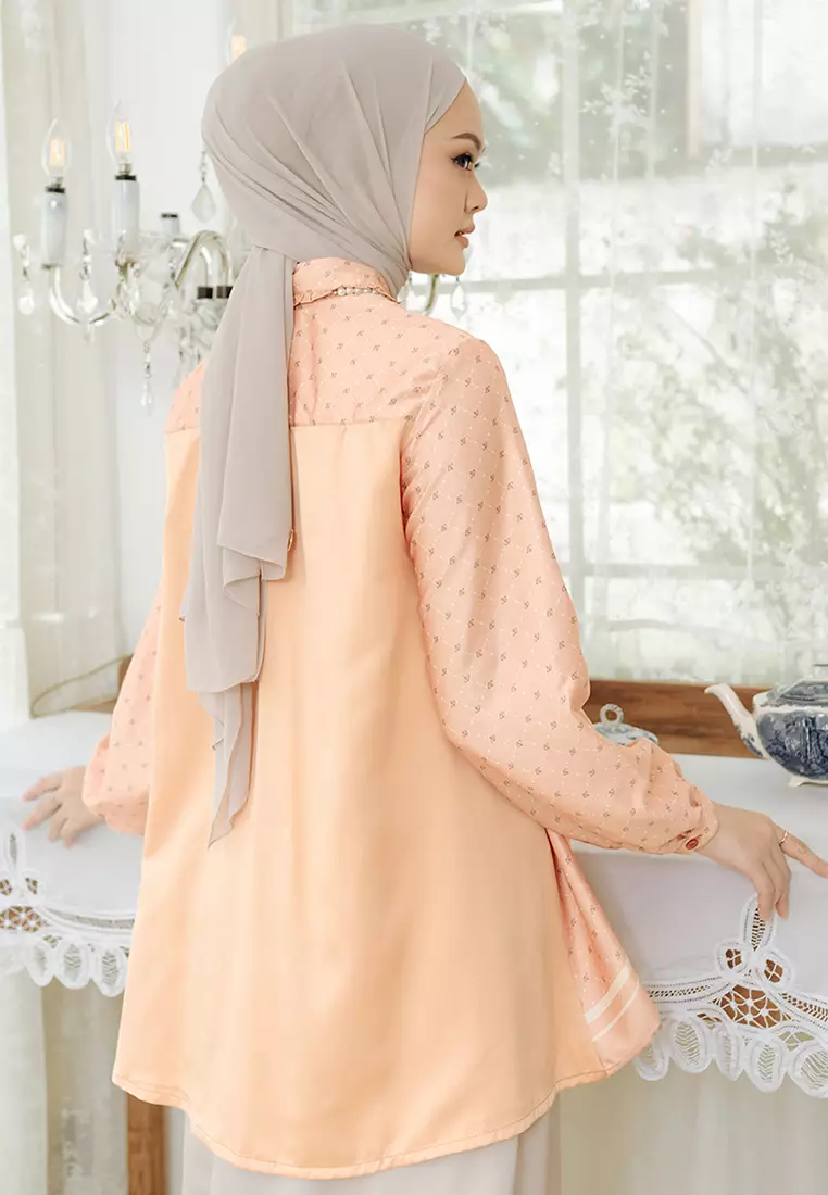 Signature Fanny Blouse