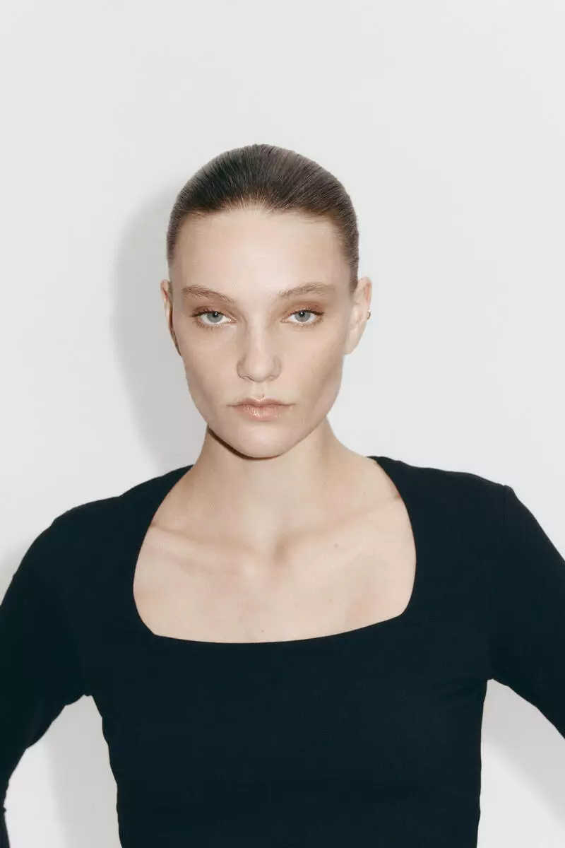 Long-sleeved jersey top