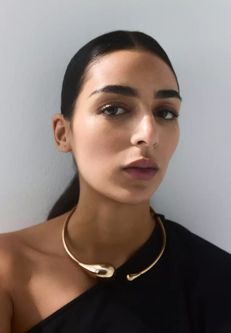 企領連身裙配泡泡袖