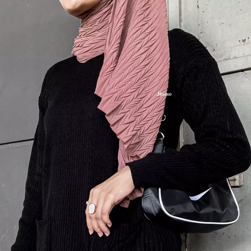 AURA Active Hijab Pashmina Flowy Plisket Breeze