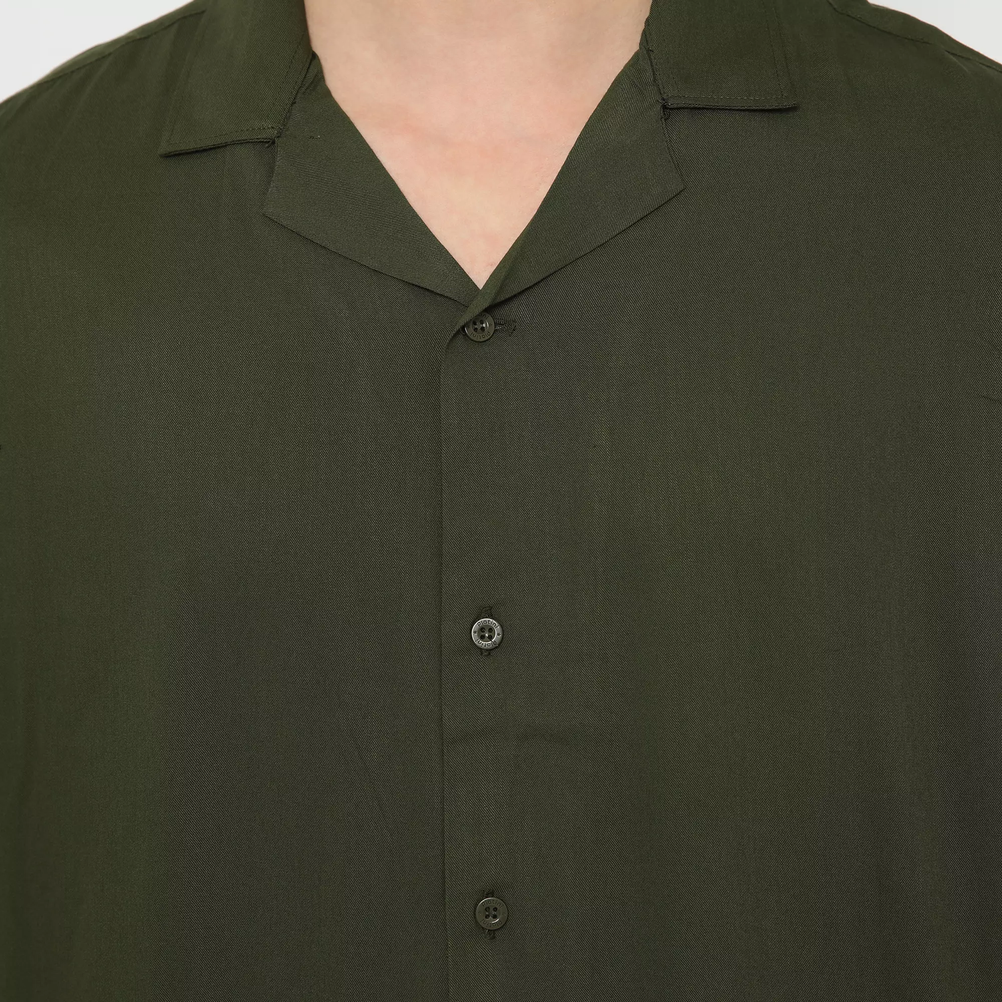 Platini Kemeja Polos Pria Kerah Hawai Katun Hijau Olive 73310