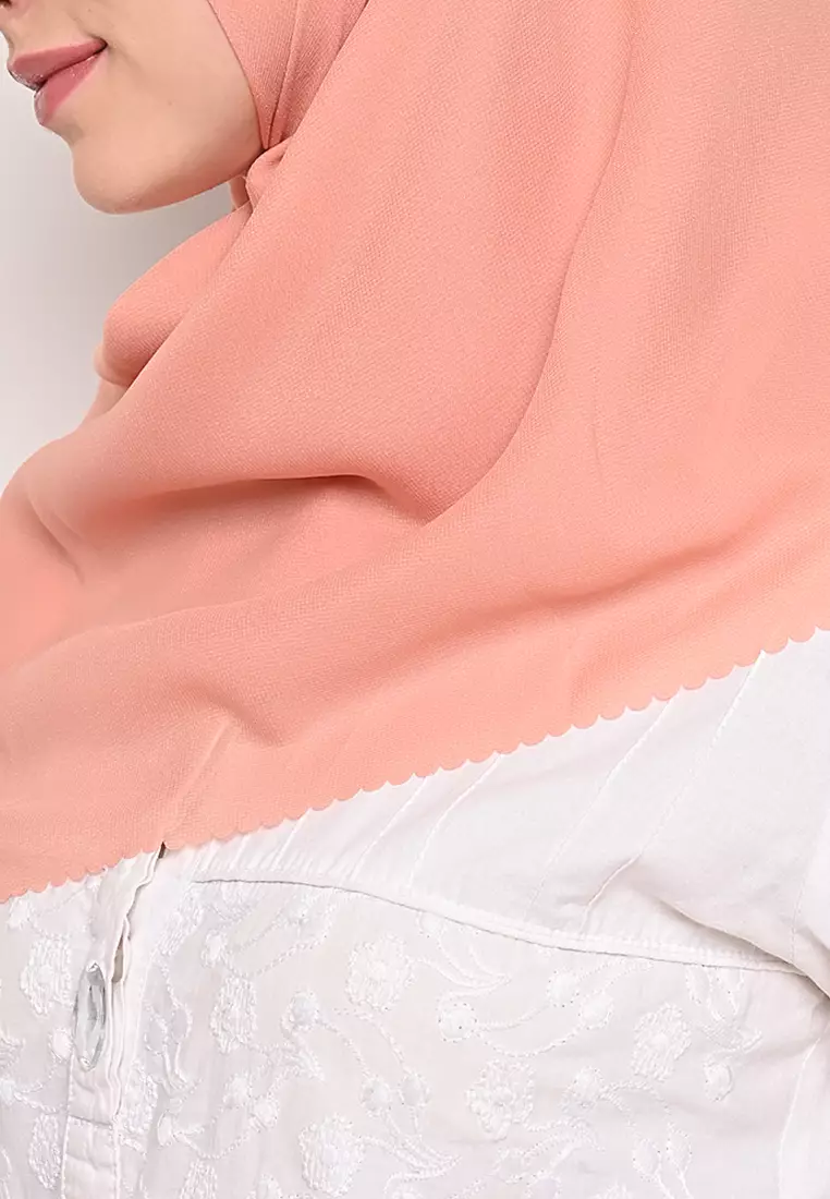 Hijab Segi 4 Bella Basic Lasercut Peach
