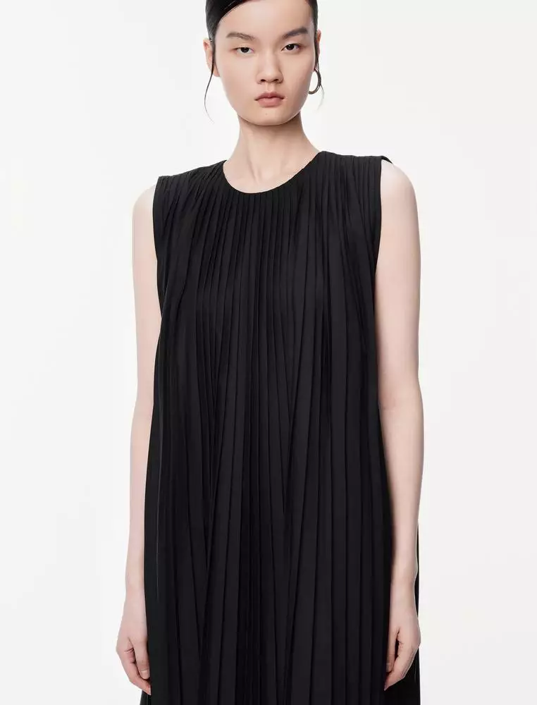 A字百褶無袖連衣裙