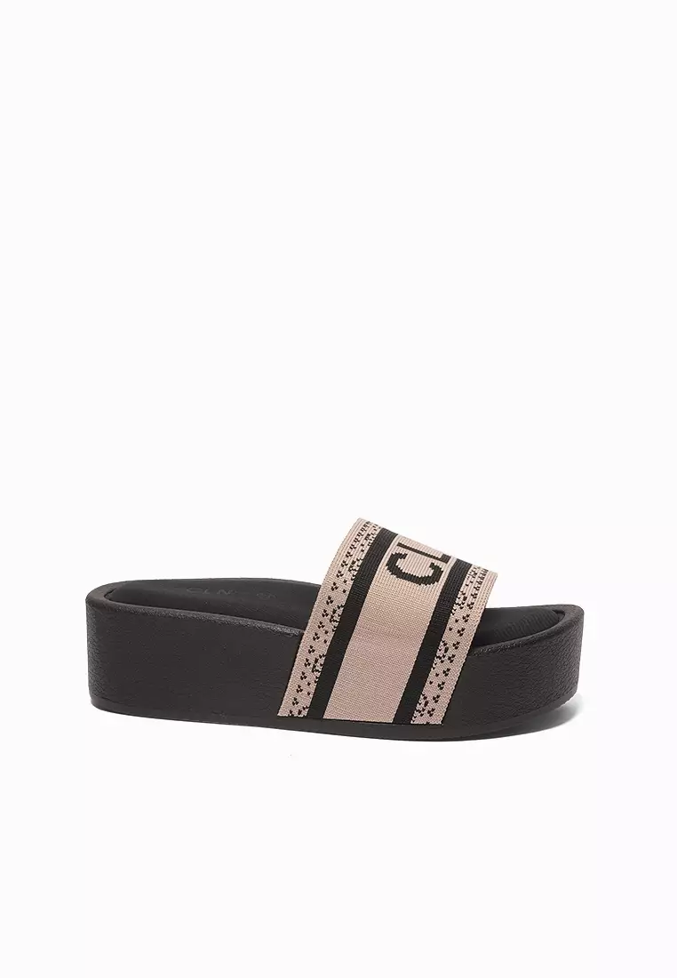 Discount on Cln  shoes - SKU: Cranberry Flatform Slides