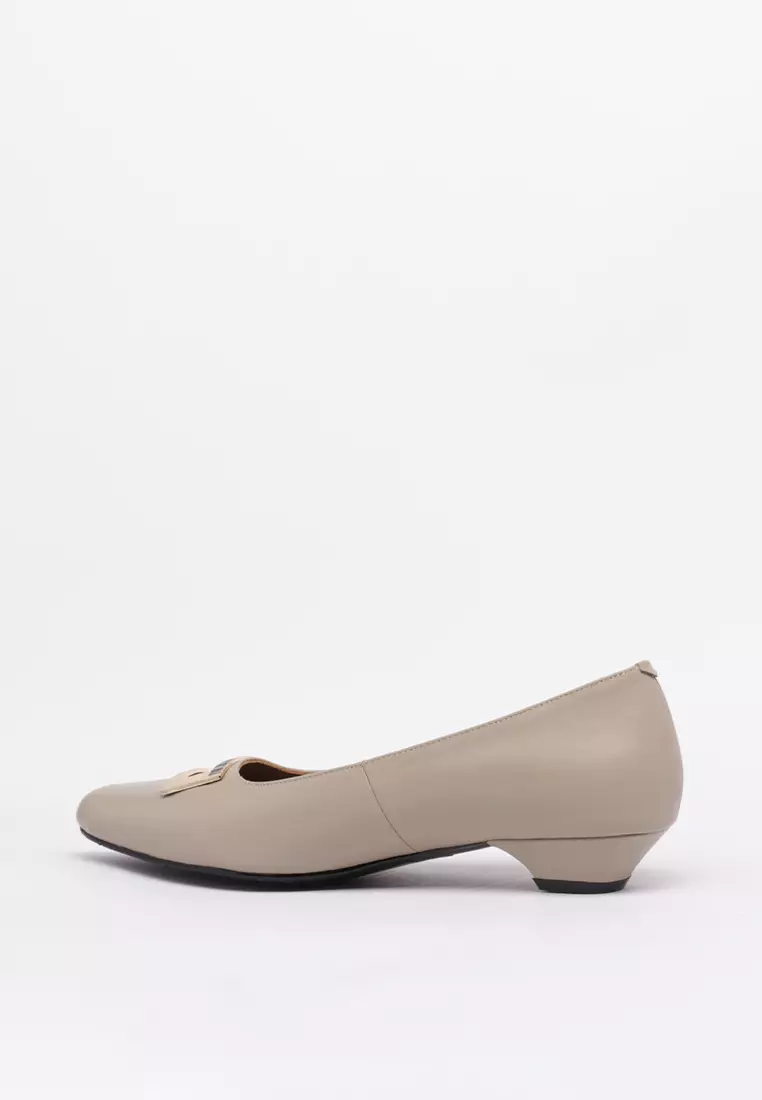 Buccheri Sanna Flat Shoes Wanita Cream