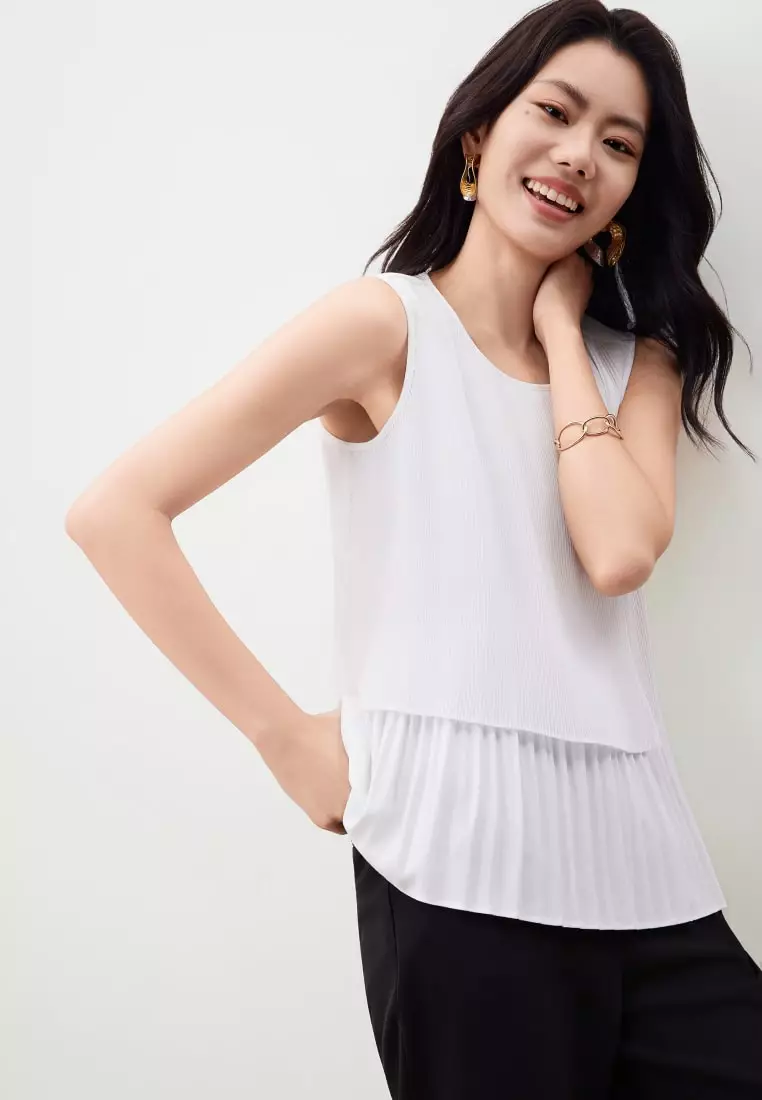 G2000 Sleeveless Gradient Pleat Puff Shoulder Blouse