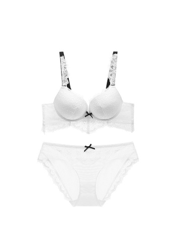 W.Excellence white Premium White Lace Lingerie Set (Bra and Underwear) 35C85US7828516GS_1