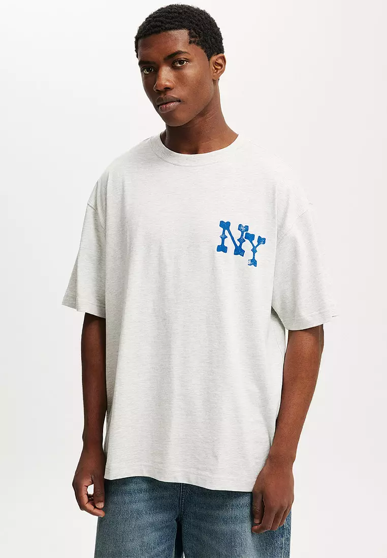 Box Fit Graphic T-Shirt