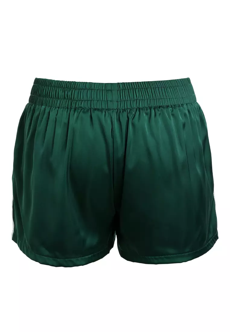 Celana Pendek Rempah Bergaris Di Hutan