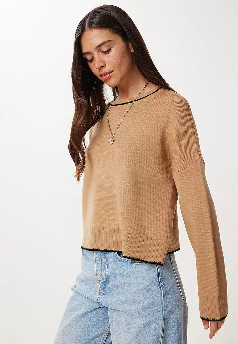 Crew Neck Trim Knit Sweater