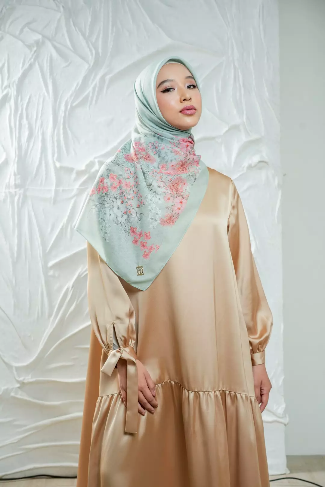 ALIZAH  Scarf Sweet Green - Kerudung Hijab Segiempat Motif With BOX - Bahan Nesla - Ukuran 115x115