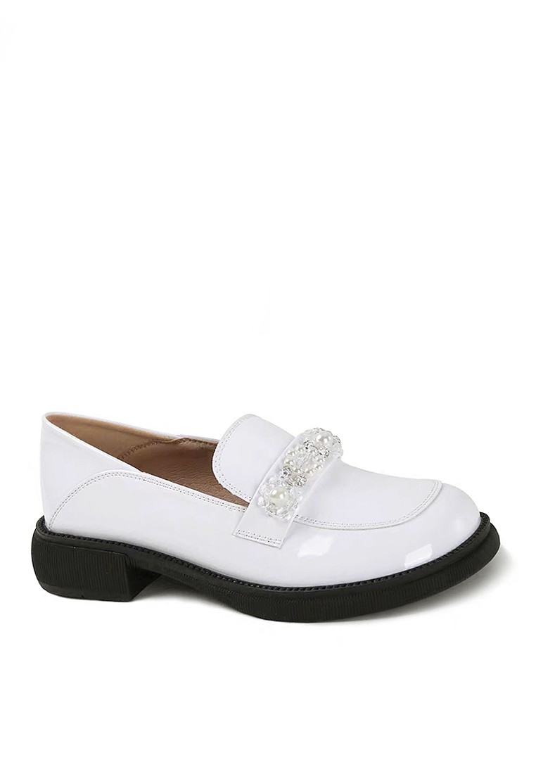 VANSA Imitation Crystal And Pearl Shinny Patent Loafers VSW-FX6