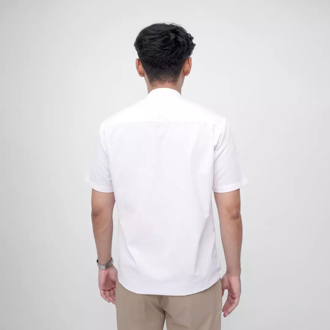 Ryusei Kemeja Kerah Koko Lengan Pendek Kenshiro White