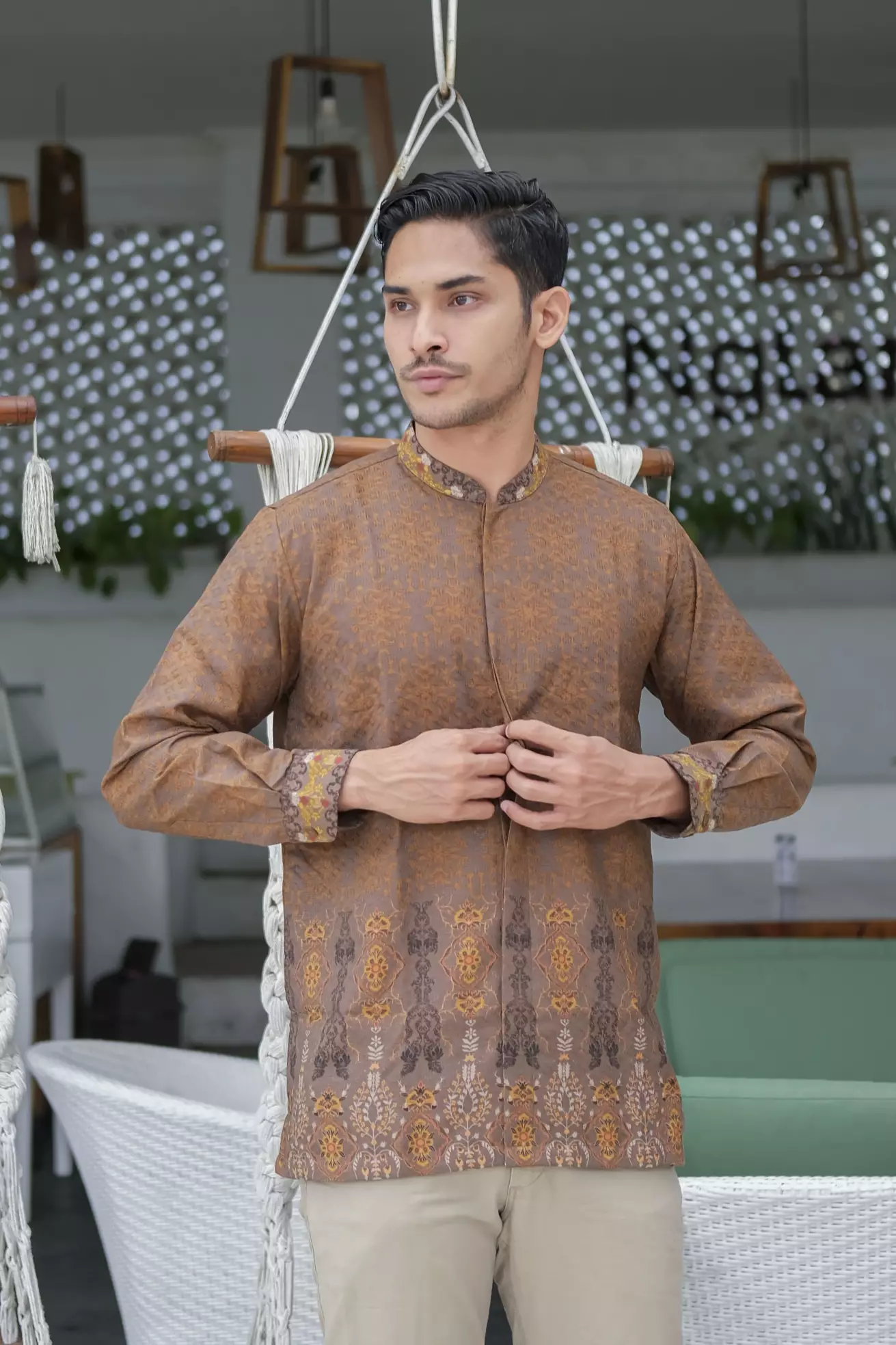 Mahalaya Brown Kemeja Pria  Koko Panjang Regular Fit Furing