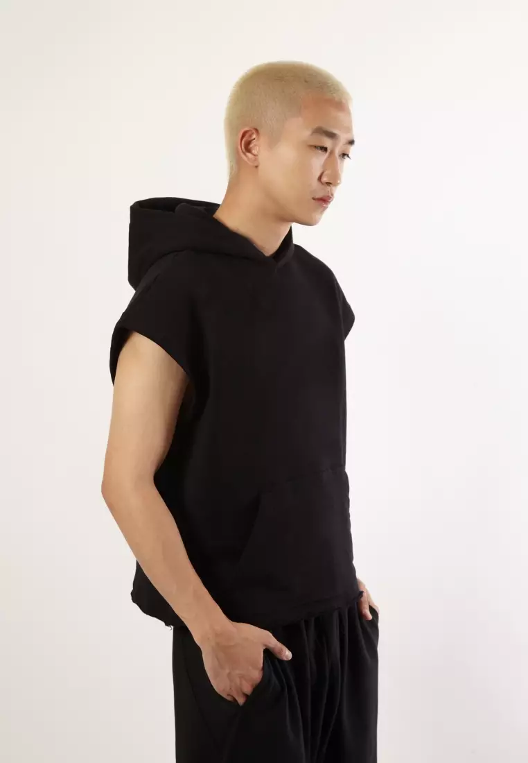 VEDECI X OCWA CONNOR BOXY CROP SLEEVELESS HOODIE BLACK