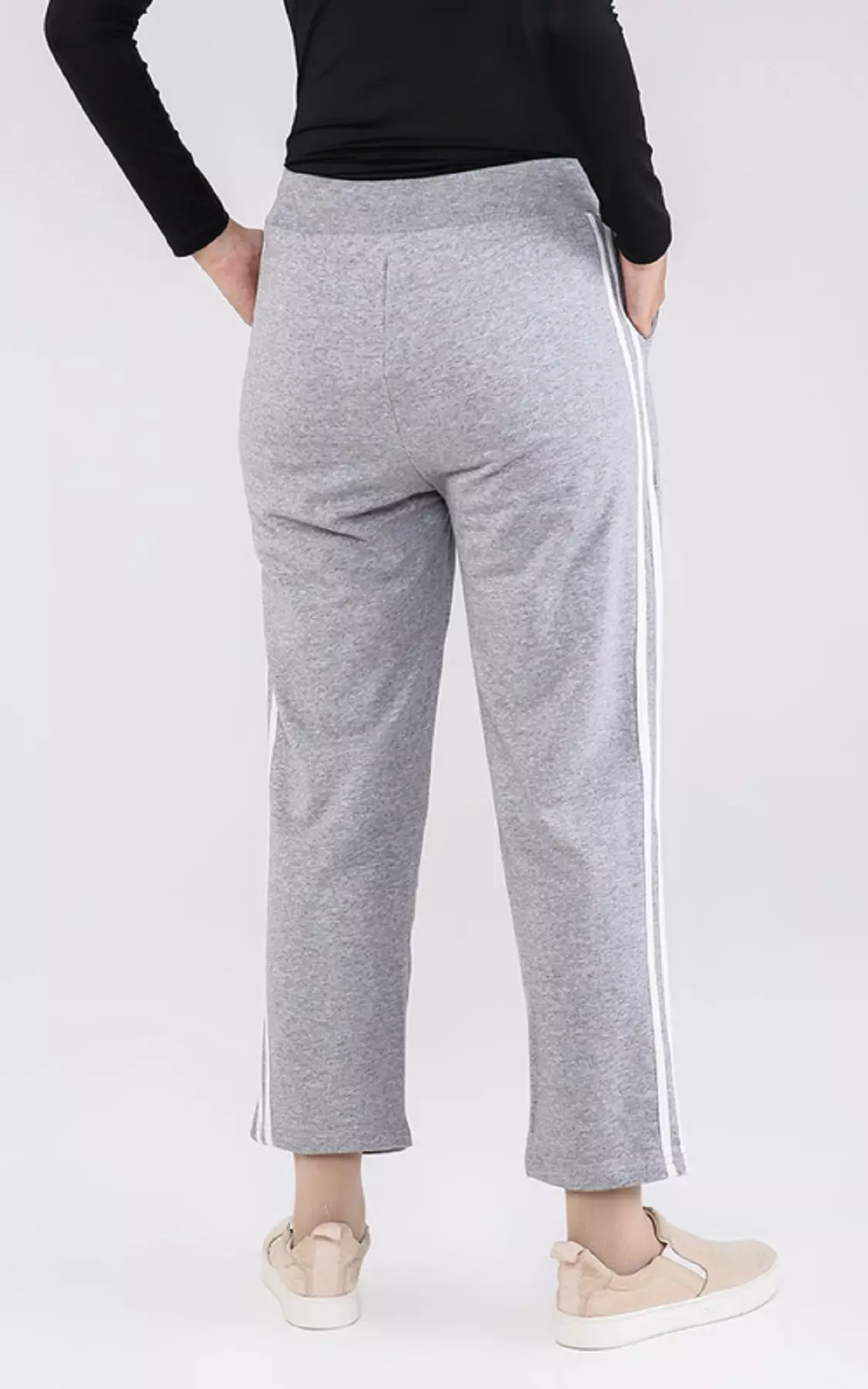 Basic Sweatpants - Celana Training Olahraga Wanita