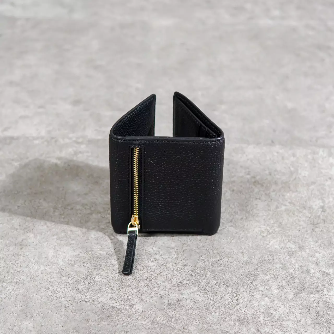 Dompet TORY BURCH LOGO OUTLINE GHW BLACK TRIFOLD WALLET 100% ORIGINAL