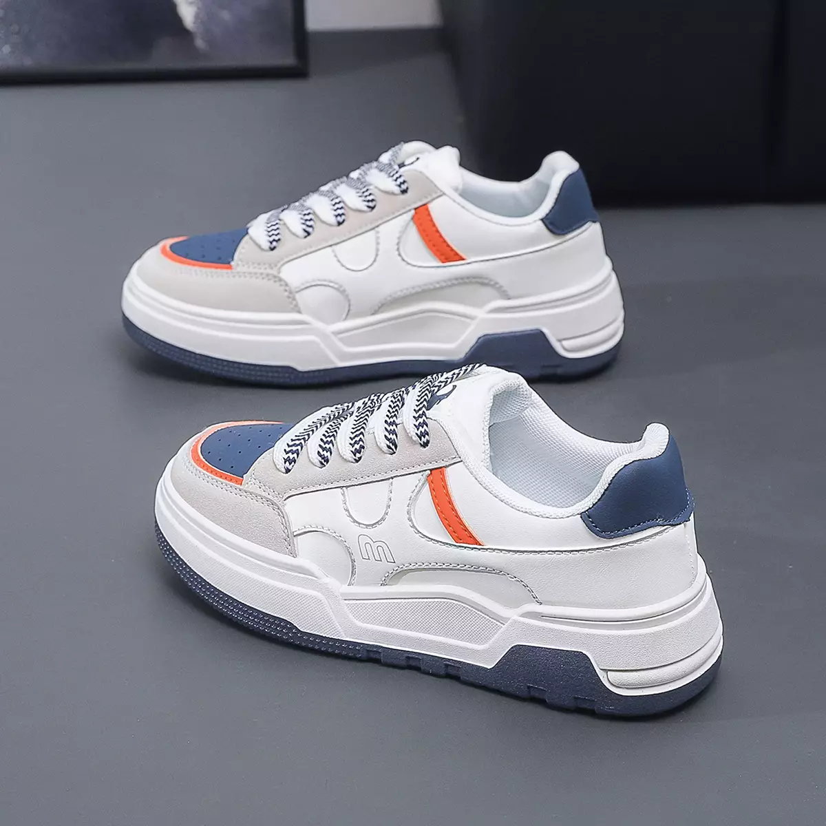 Sneakers Cewek Modis Kasual Sepatu Wanita Motif Simpel Q2516