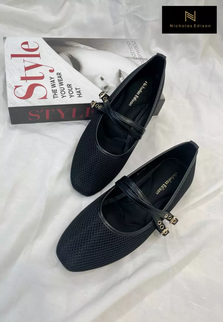 Flat Chira Black