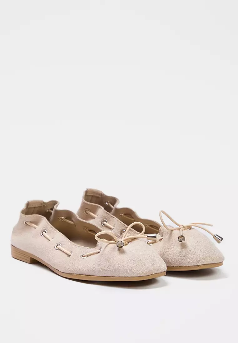 Lacing Almond Toe Ballerinas