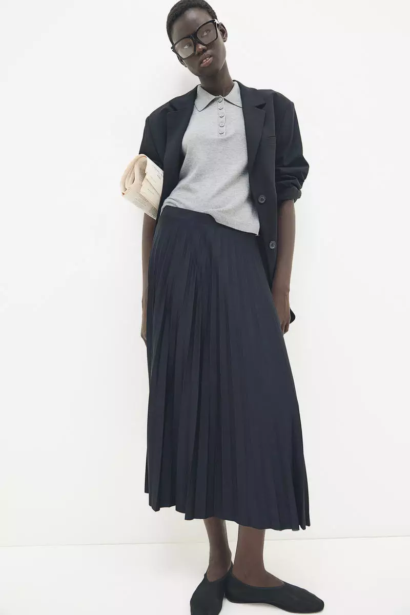 Mid length on sale pleated skirts h&m