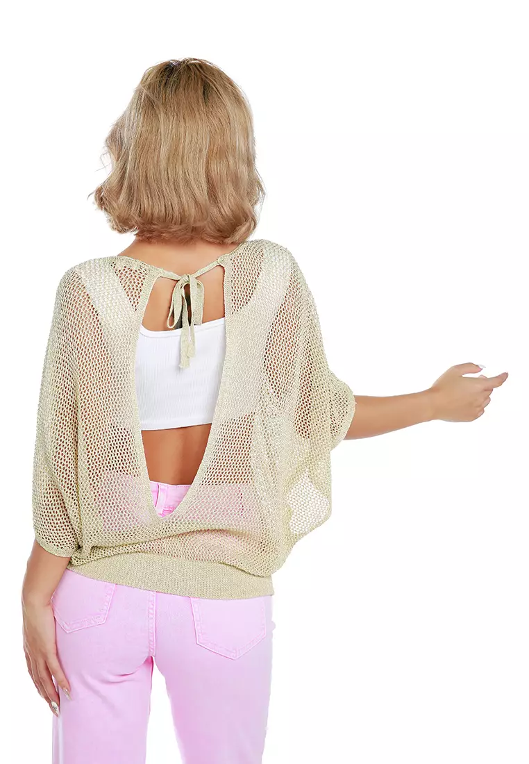 Atasan Tipis Rajutan dengan Warna Krem/Emas