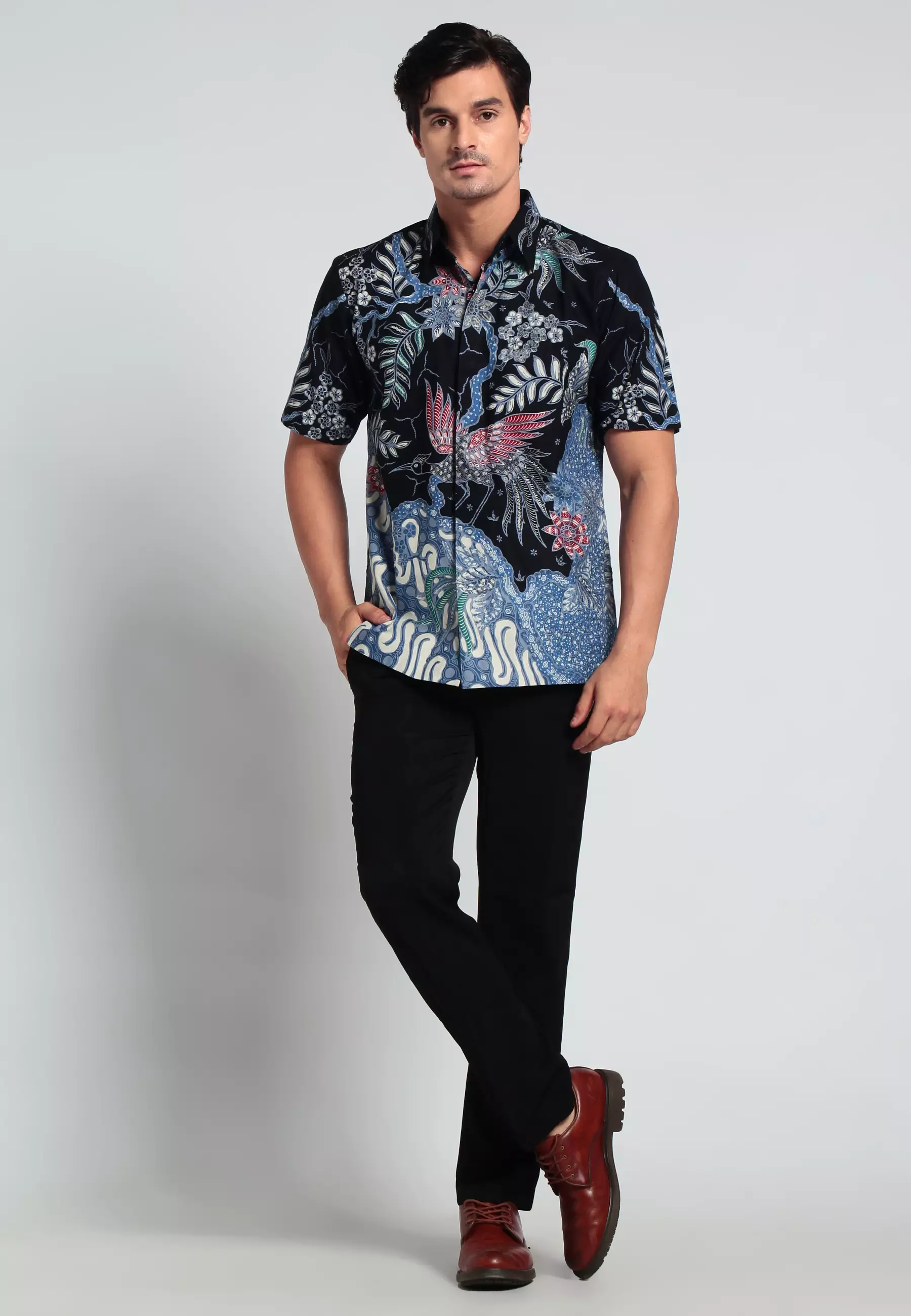 Wibisana lengan pendek slimfit