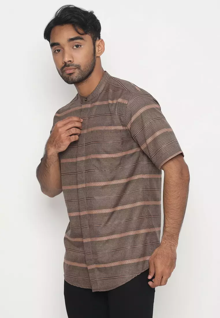 POLICE Kemeja Koko Salur Krah Shanghai Coklat Tua Regular Fit Pria