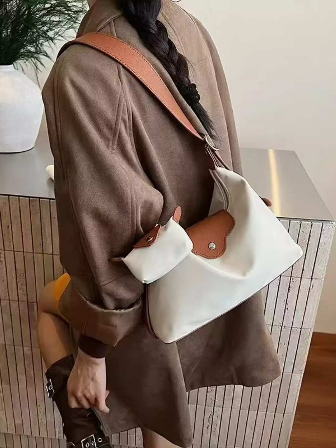 Vedlyn Calya Tas Selempang Wanita model Stylish Elegan free mini pouch – Beige