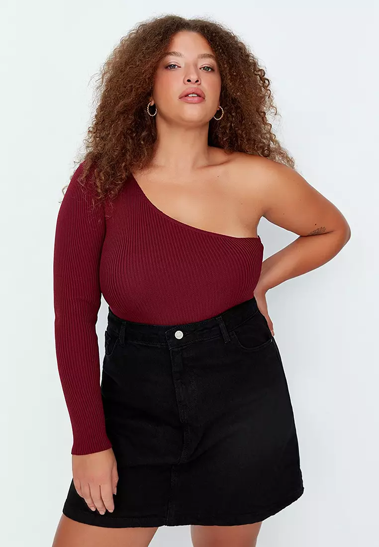 Red plus size on sale top