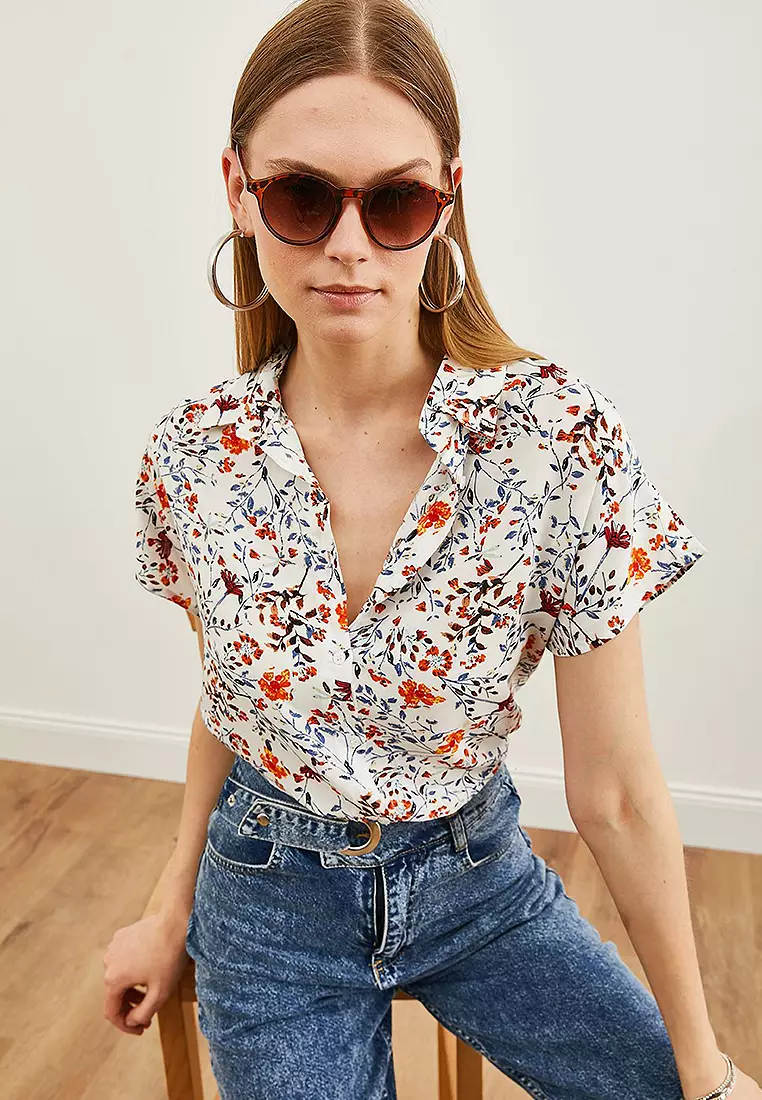 Leaf Tiny Floral Bat Shirt