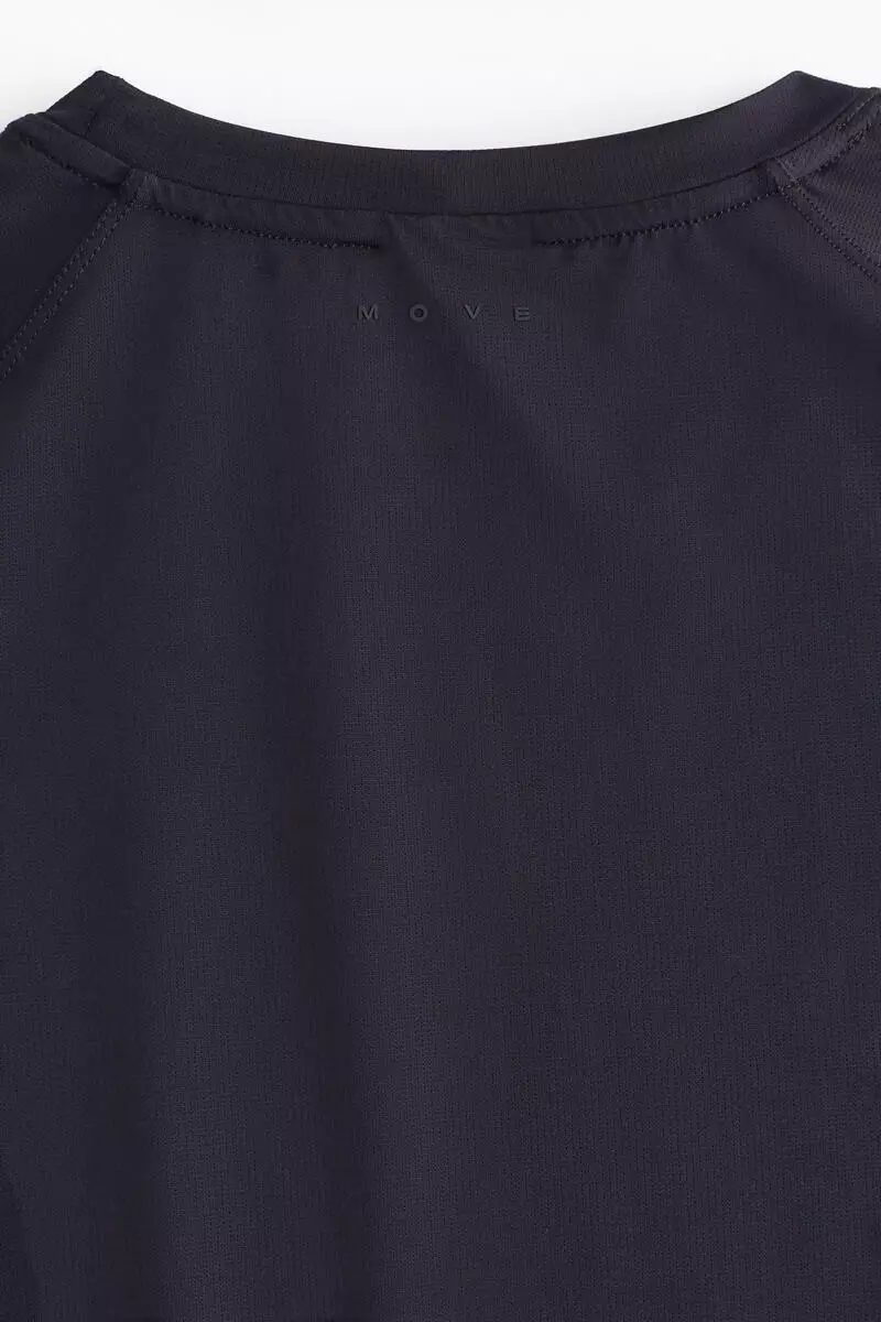 Muscle Fit Sports T-shirt with CoolMove™