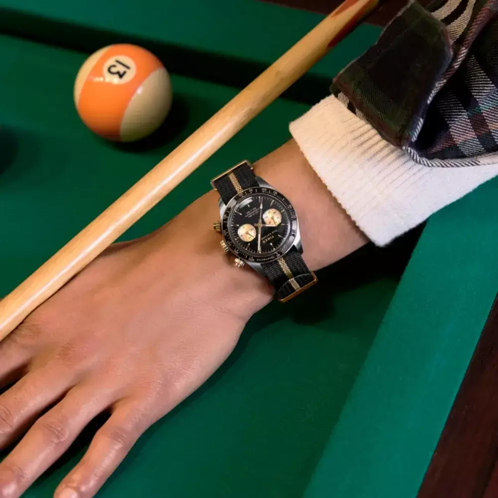 Jam Tangan Pria Timex The Waterbury Heritage Chronograph Black Dial Black Fabric Strap TW2Y35400V5 Original