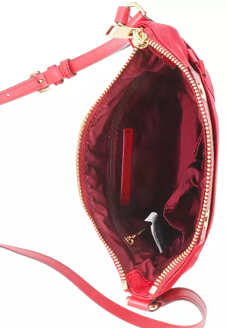 Preppy Nylon Swingpack Crossbody Bag - Savvy Red 4R4HCR040H02