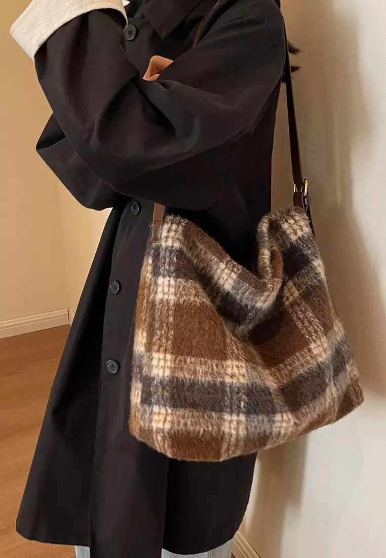 Buy Lara Women s Woolen Tartan Sling Bag Crossbody Bag 2024 Online