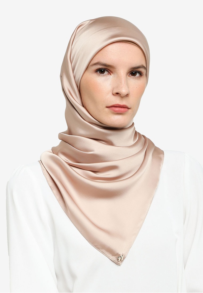 Buy Naelofar Swara Square Hijab Online | ZALORA Malaysia