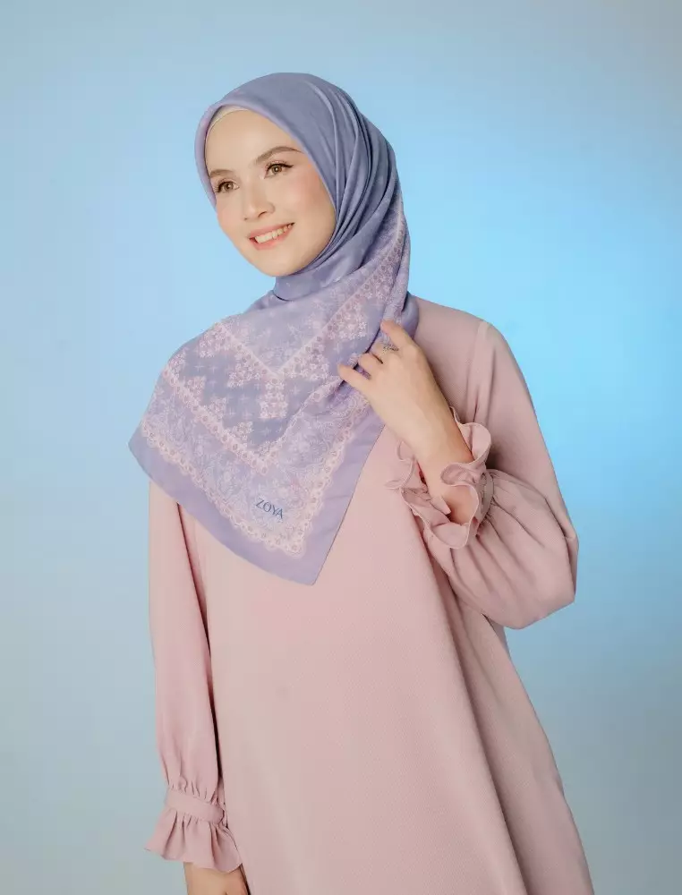 ZOLA Scarf Blue - Kerudung Hijab Segiempat Motif With Pouch Ziplock - Bahan Poly Fine - Ukuran 110x110