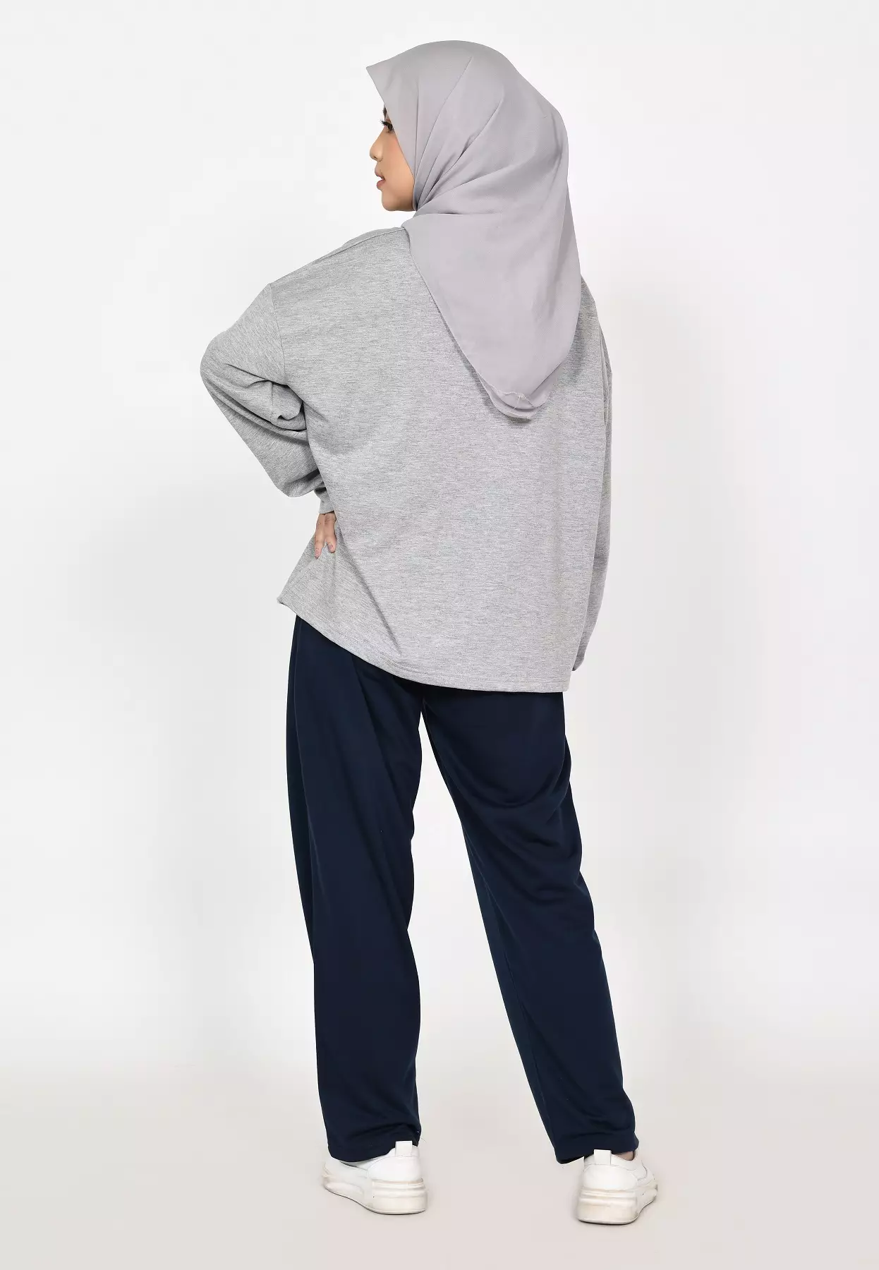 Setelan Training Alena 2