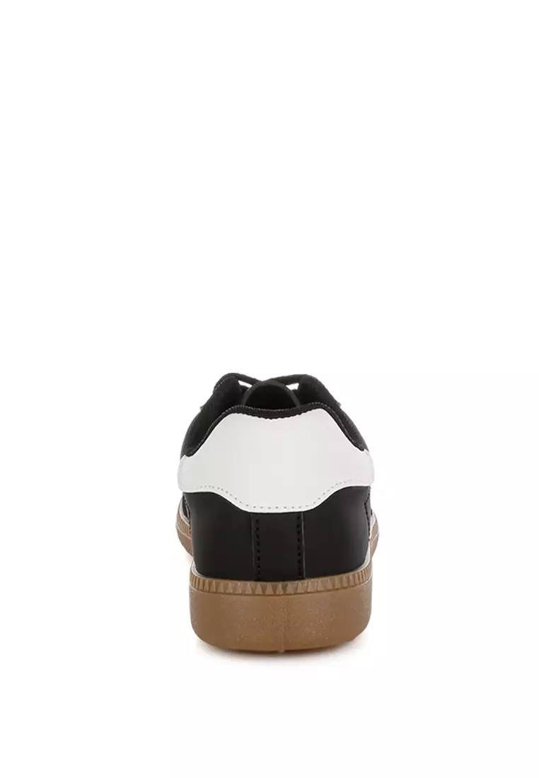 Sepatu Kets Platform Bertali Klasik Warna Hitam