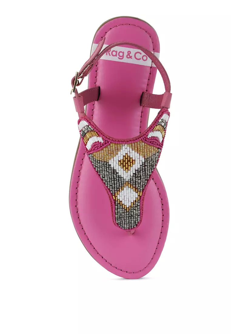 Sandal Datar dengan Gesper Pin dan Manik-manik Warna Fuchsia